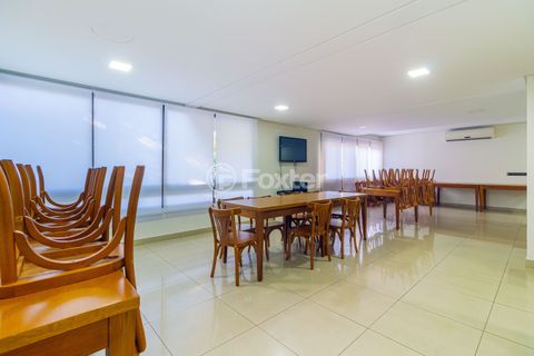 Image 7 - 916009