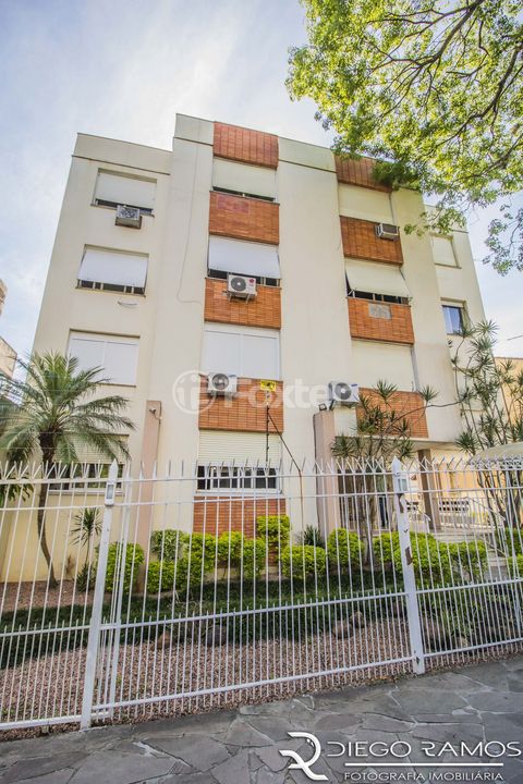 Image 7 - 877308