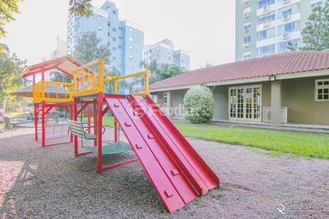 Image 13 - 881681