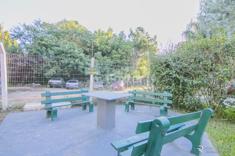 Image 14 - 881681