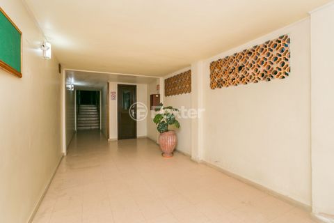 Image 10 - 883066