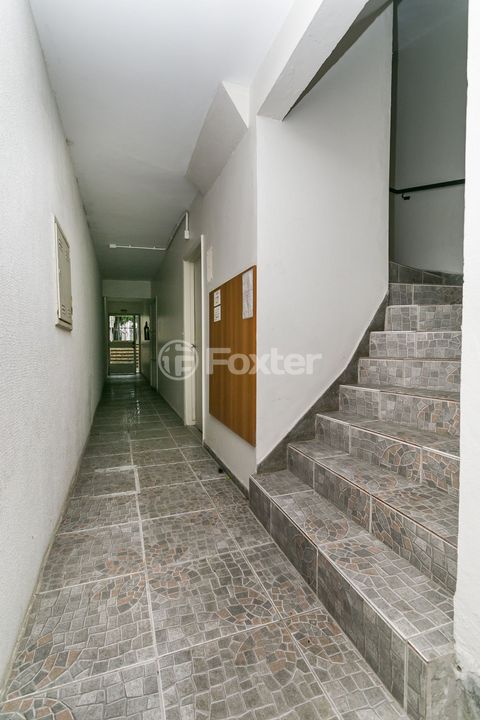 Image 18 - 302717