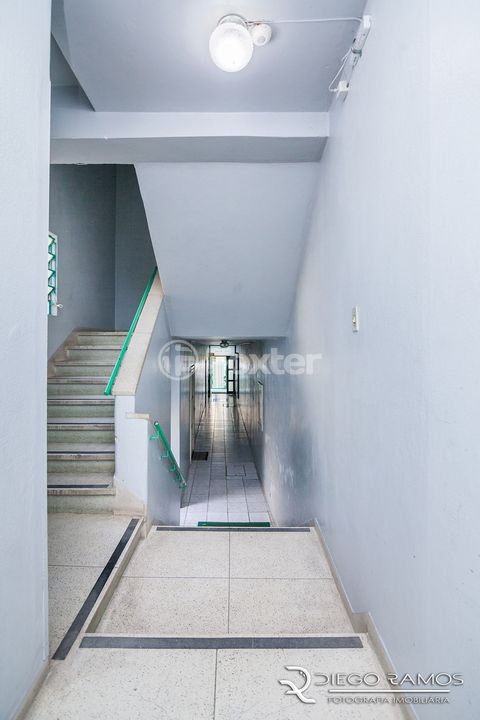 Image 10 - 239211