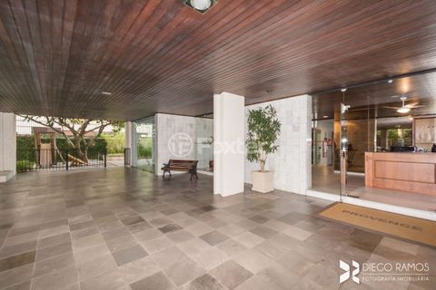 Image 1 - 915215