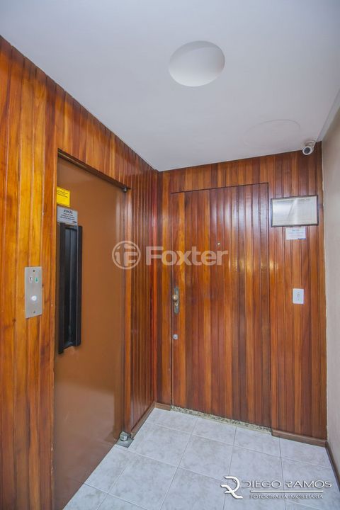 Image 17 - 869605