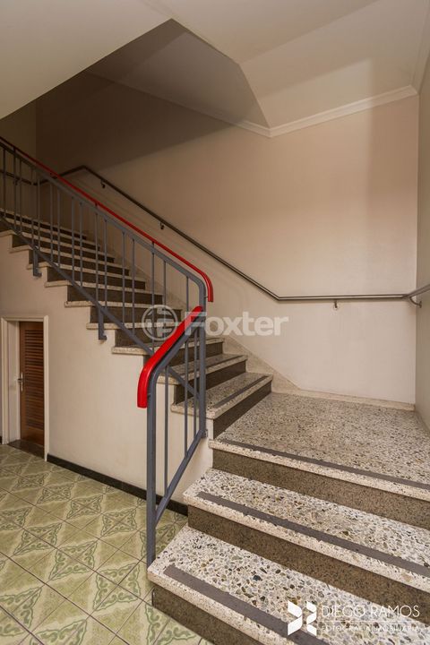 Image 5 - 928711