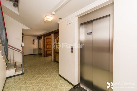Image 6 - 928711