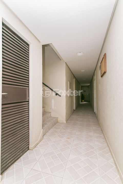 Image 4 - 916668