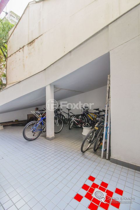 Image 8 - 927865
