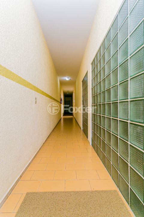 Image 7 - 881169