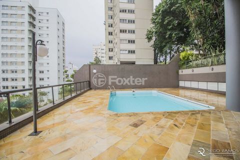 Image 9 - 879365