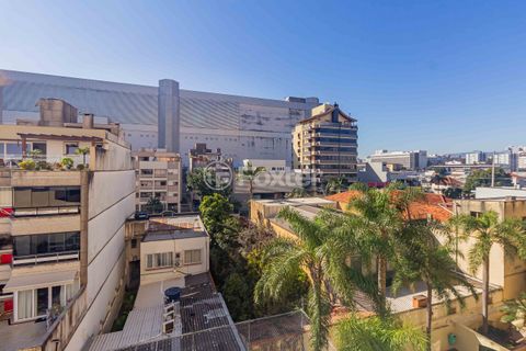 Image 19 - 107282