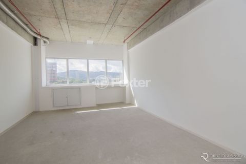 Image 11 - 135983