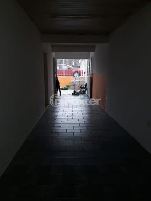 Image 11 - 140002
