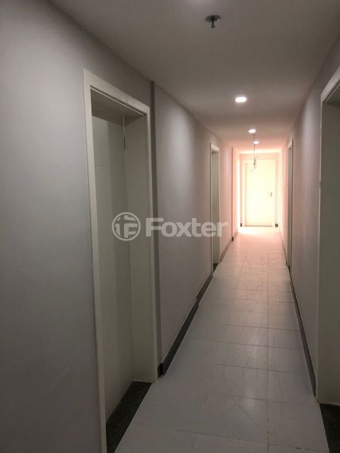 Image 3 - 180082