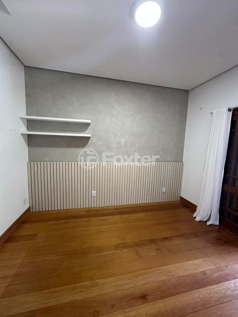 Image 19 - 180361