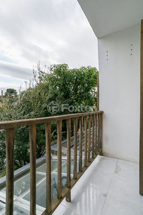 Image 8 - 198332
