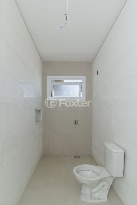 Image 11 - 198402