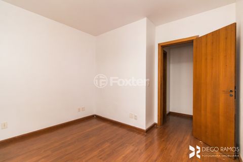 Image 7 - 199708