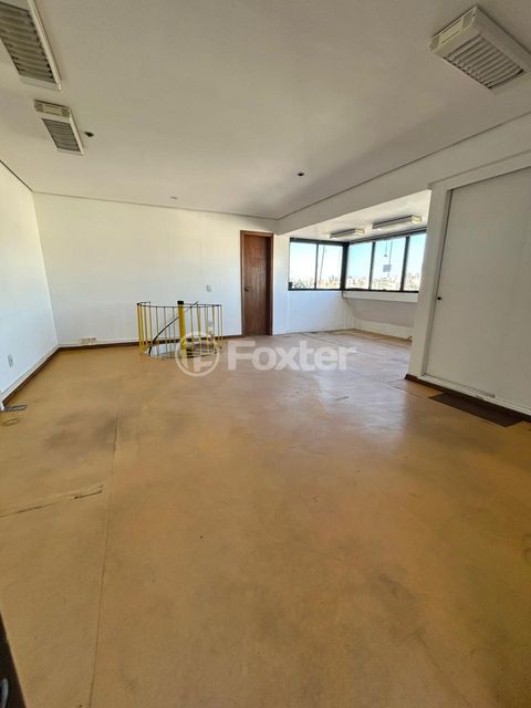 Image 6 - 205621