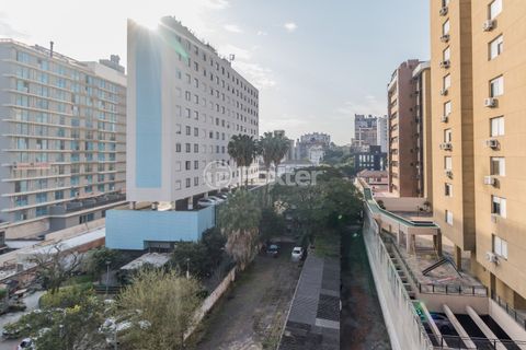 Image 10 - 221270