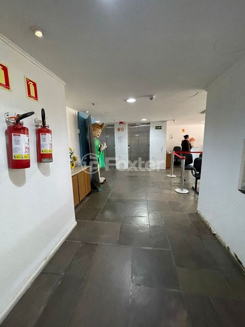 Image 6 - 221580