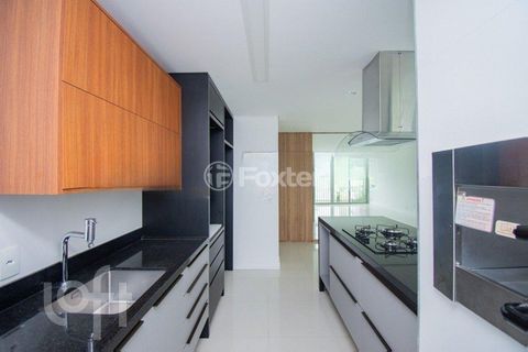 Image 6 - 226900