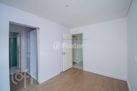 Image 11 - 226900