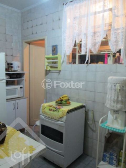 Image 7 - 229940