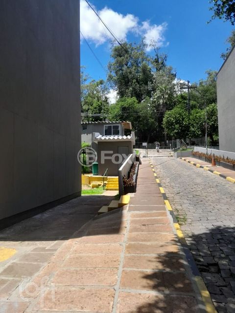Image 17 - 237946