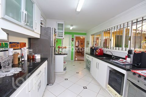 Image 11 - 241302