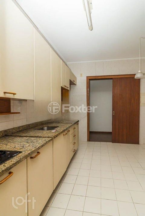 Image 6 - 244285