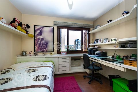 Image 15 - 244843
