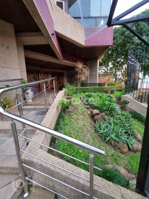 Image 17 - 247537