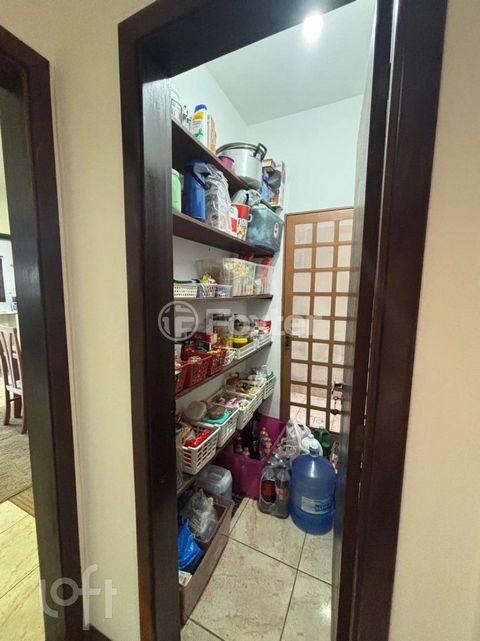 Image 12 - 247911