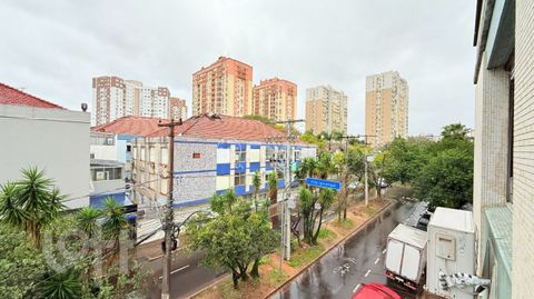 Image 11 - 250001