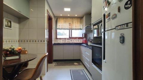 Image 10 - 250385
