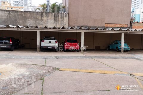 Image 17 - 275749