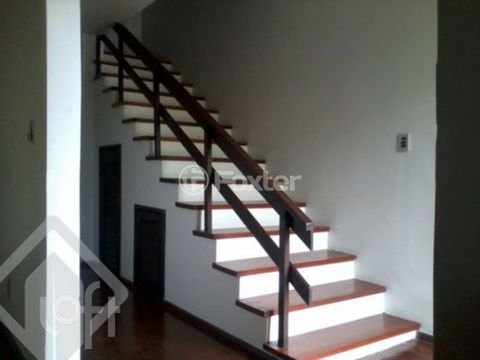Image 11 - 284600