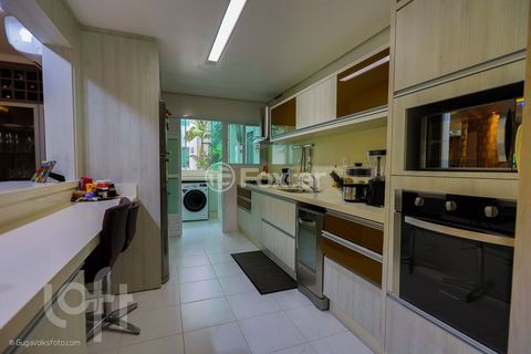 Image 2 - 290421