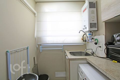 Image 19 - 299615