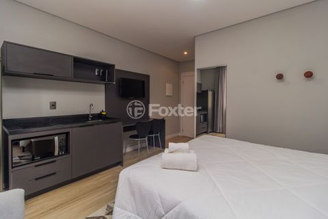 Image 3 - 300518