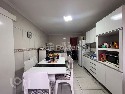 Image 14 - 302342