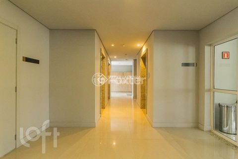 Image 10 - 302417