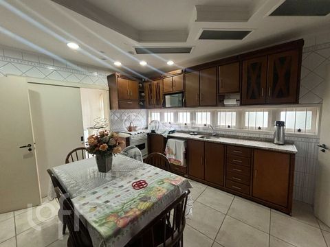 Image 5 - 302523