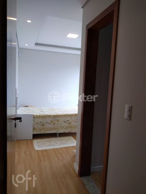 Image 17 - 302551