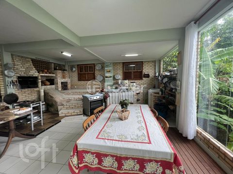 Image 18 - 303437
