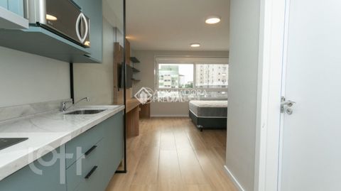 Image 17 - 303513