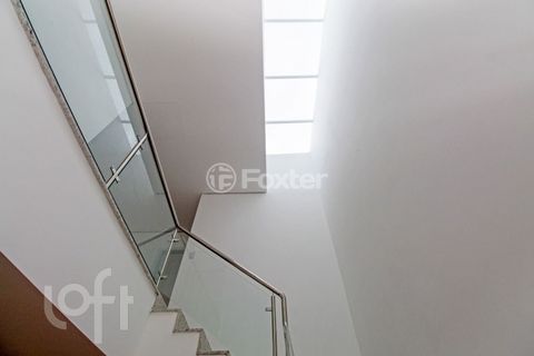 Image 11 - 303812