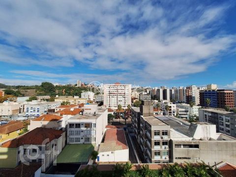 Image 4 - 303855